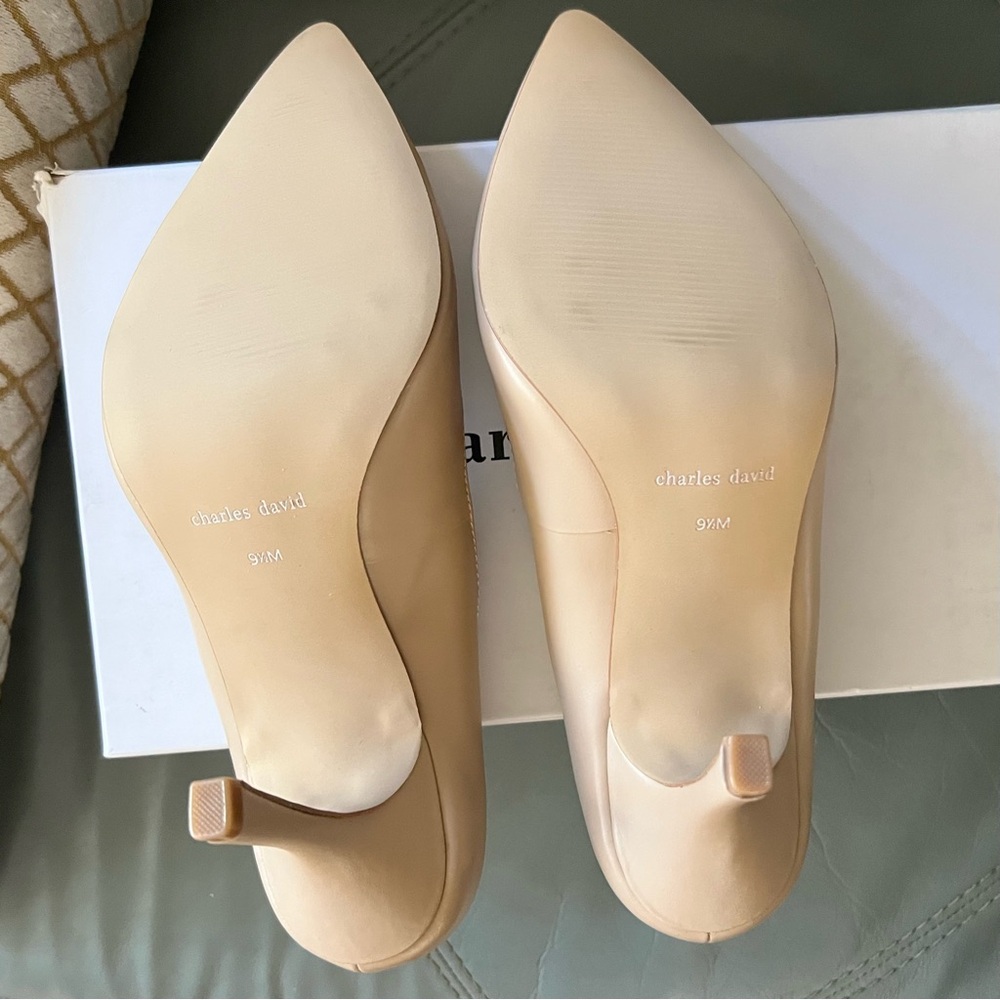 $120 Charles David INNOCENT Pointed Closed Toe STILETTO Heel LEATHER PUMPS 9.5 - Picture 9 of 17